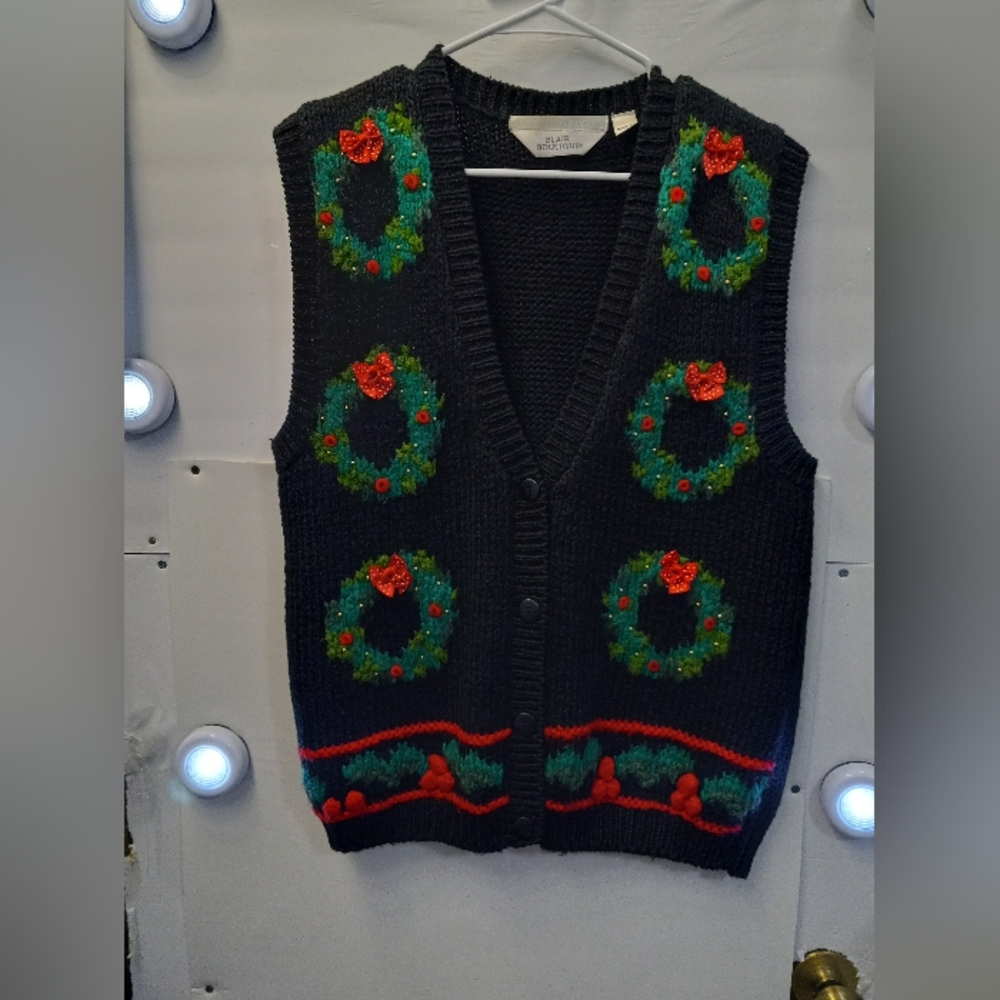 Blair Boutique Vintage Crochet Knitted Christmas Wreaths Holiday Vest Ugly Beads